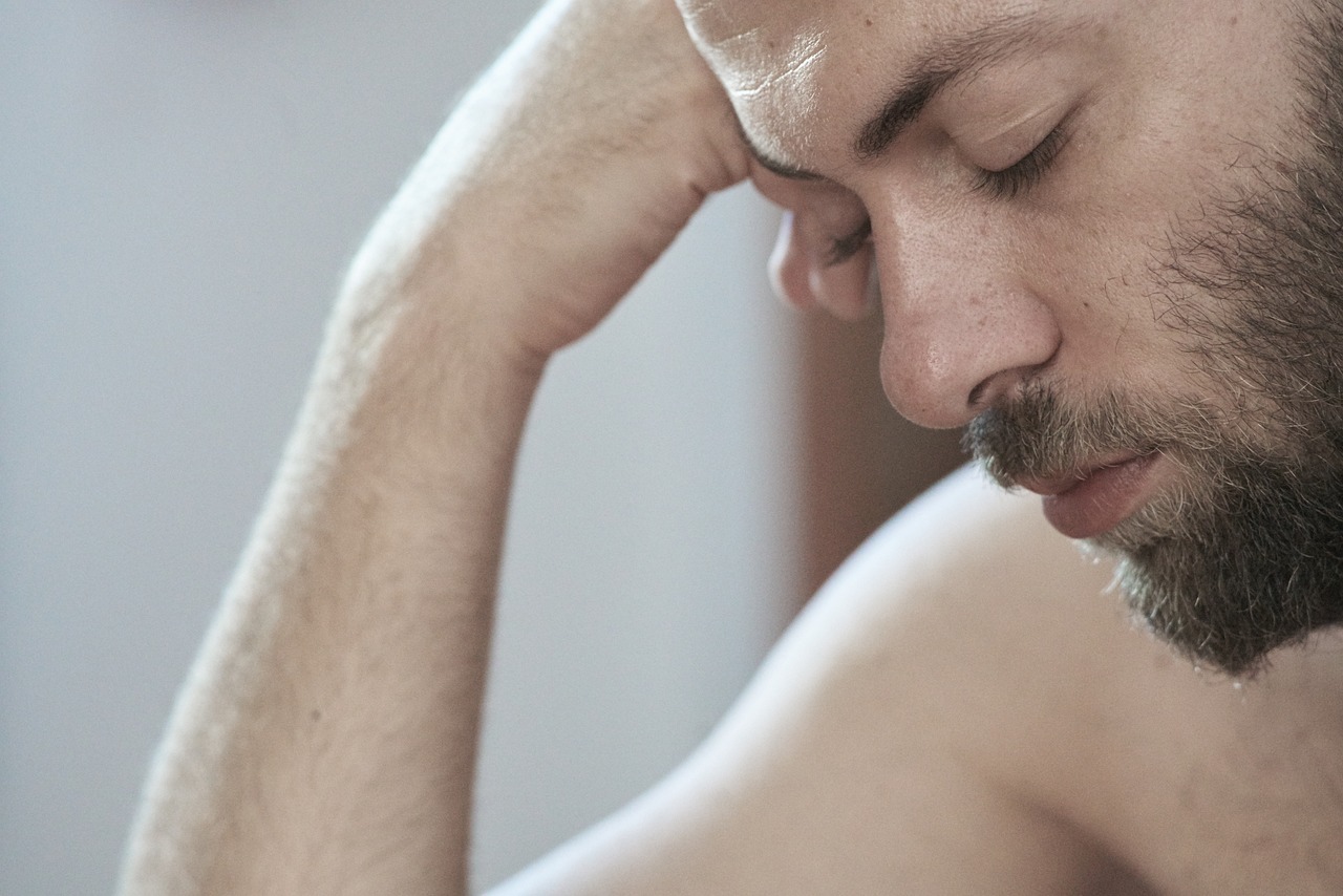 Morgendliche Kopfschmerzen nach Schlaf: Ursachen und Lösungen