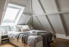 Bett unter Dachschräge stilvoll gestalten